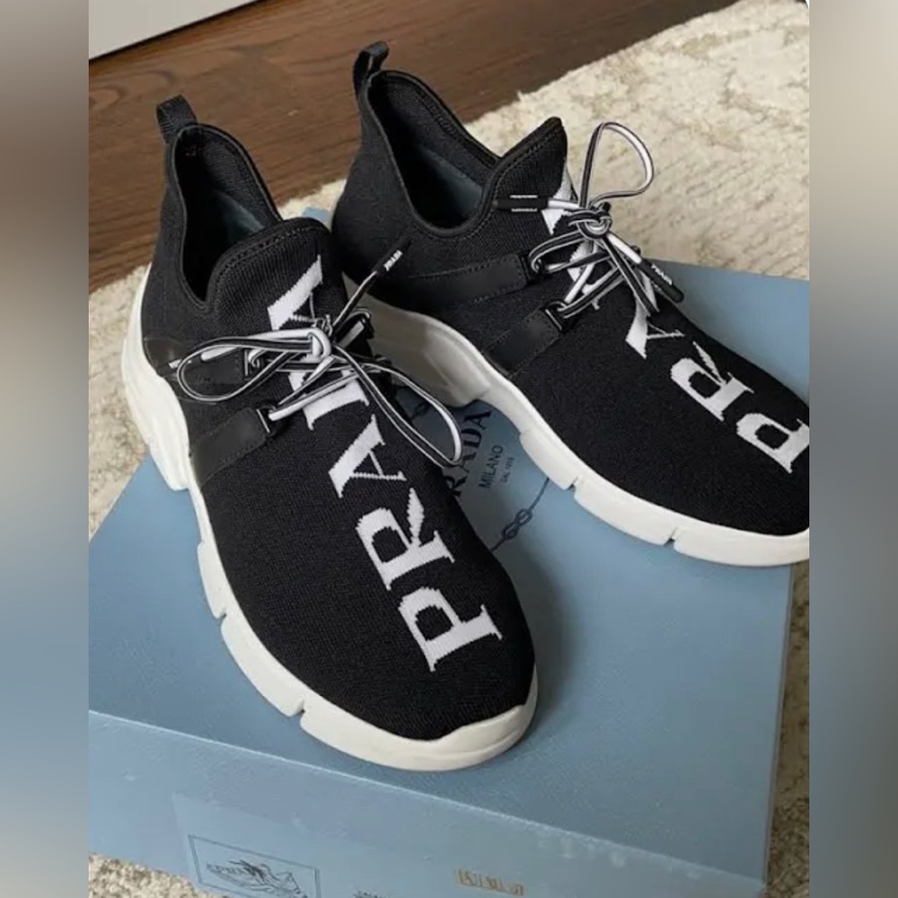 Size 39 Prada sneakers (size 8.5 in US)